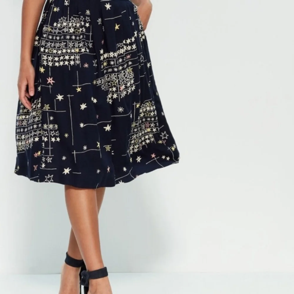 Patterned Navy Skirt - Picture 1 of 8